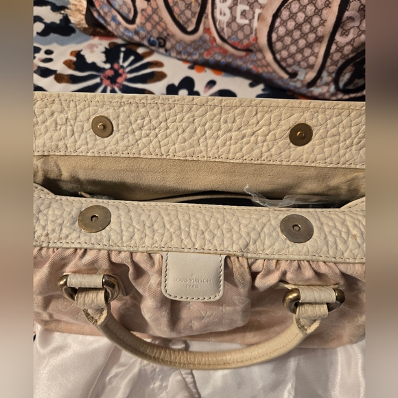 Louis Vuitton Trapeze Bag - Picture 15 of 16